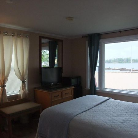 Hills Motel & Marina Александрия Бей Екстериор снимка